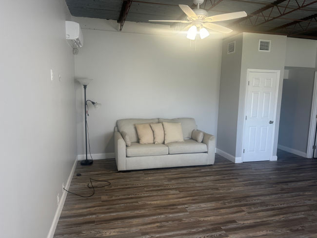 2580 NE Indian River Dr in Jensen Beach, FL - Building Photo - Building Photo