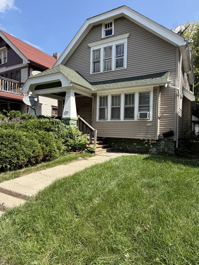 3548 N 15th St, Unit LARGE 3/1 LOWER UPPER