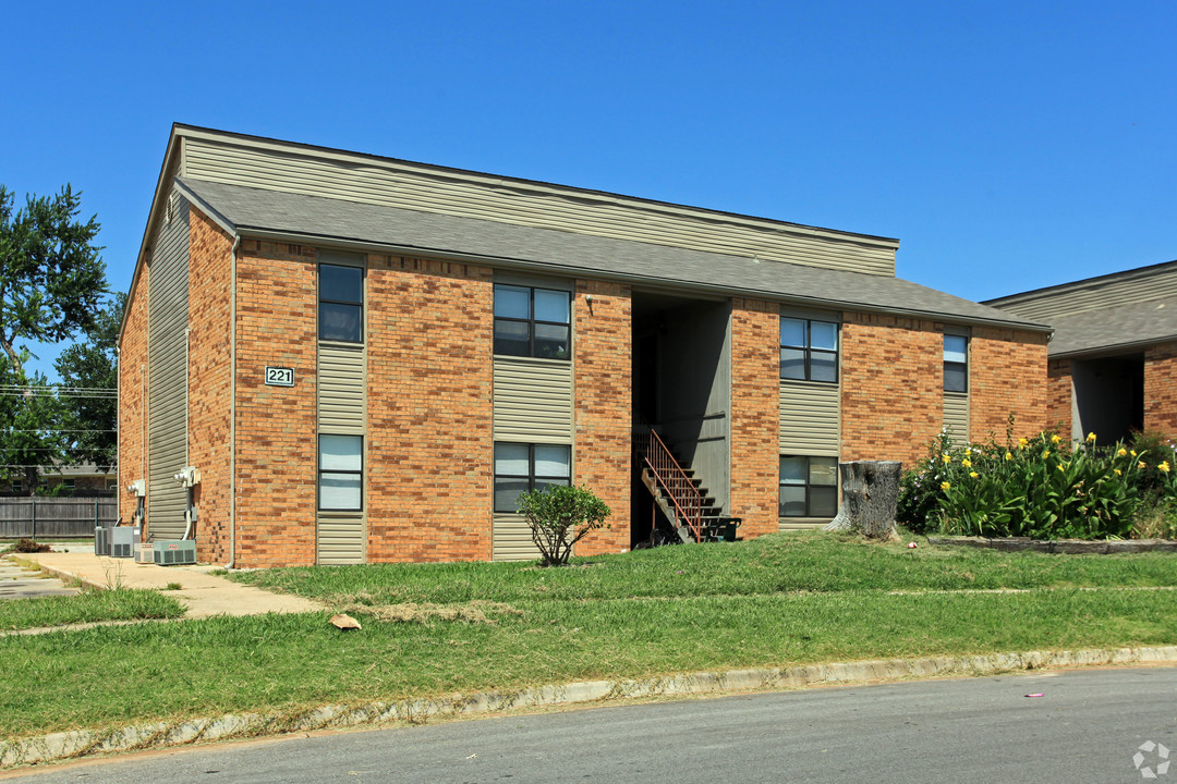 Brookview Apartments in Norman, OK - Foto de edificio