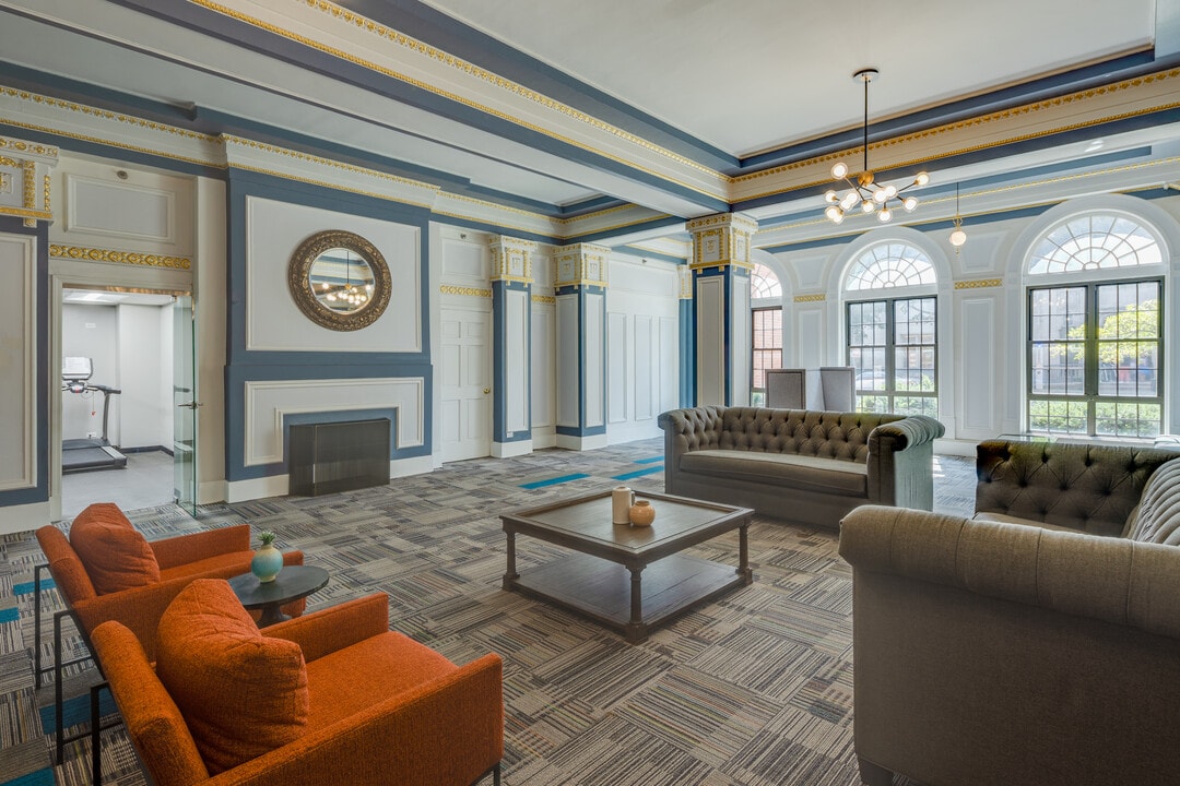 Madison Park Apartments in Chicago, IL - Building Photo