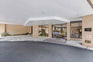 25 Rockledge Ave, Unit 714 in White Plains, NY - Building Photo