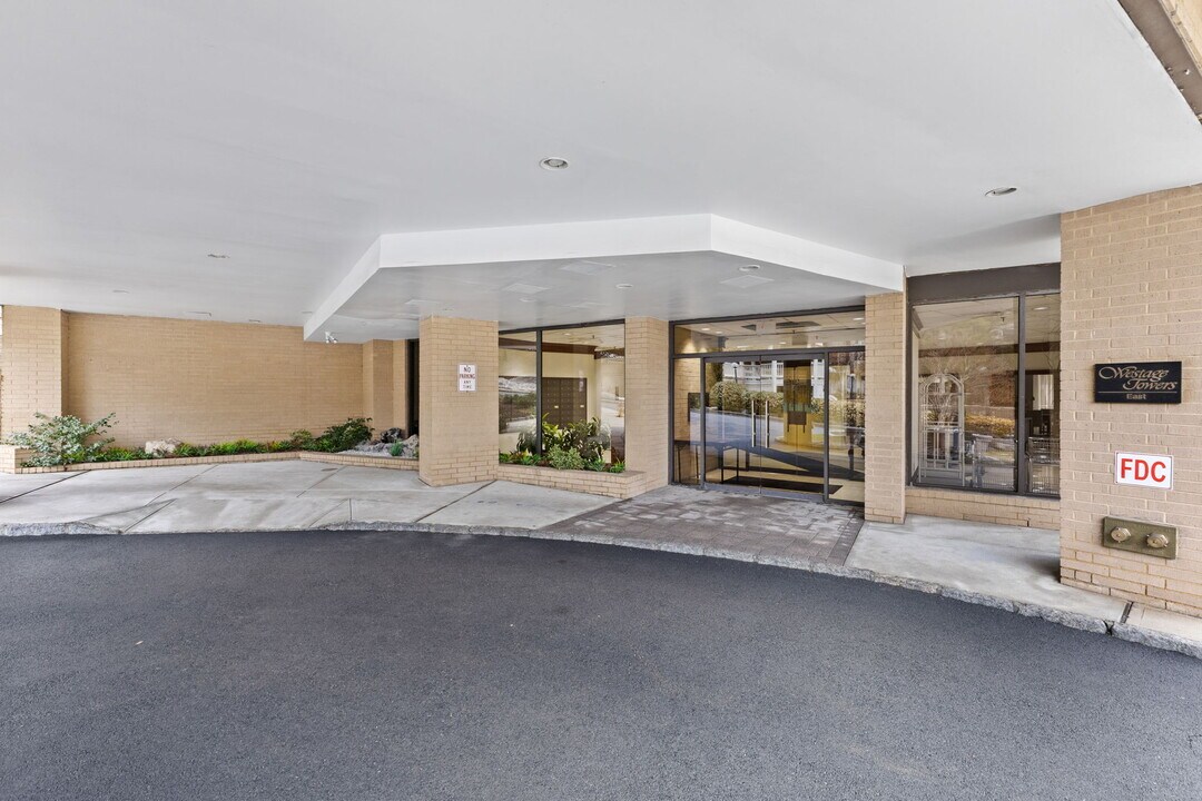 25 Rockledge Ave, Unit 714 in White Plains, NY - Foto de edificio