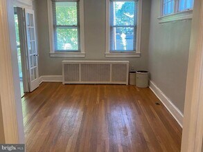 1031 Girard St NE in Washington, DC - Building Photo - Building Photo