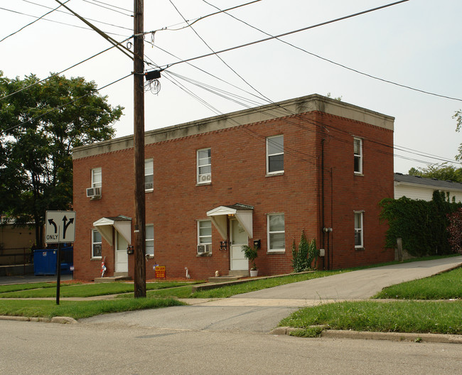 24-26 N Four Mile Run Rd in Youngstown, OH - Building Photo - Building Photo