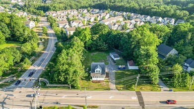 84 E Main St in Hopkinton, MA - Building Photo - Building Photo