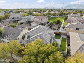 1672 S Penrose Dr in Gilbert, AZ - Foto de edificio - Building Photo