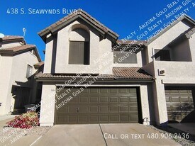 438 S Seawynds Blvd in Gilbert, AZ - Building Photo