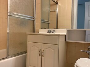 62 Boylston St, Unit 426 in Boston, MA - Foto de edificio - Building Photo