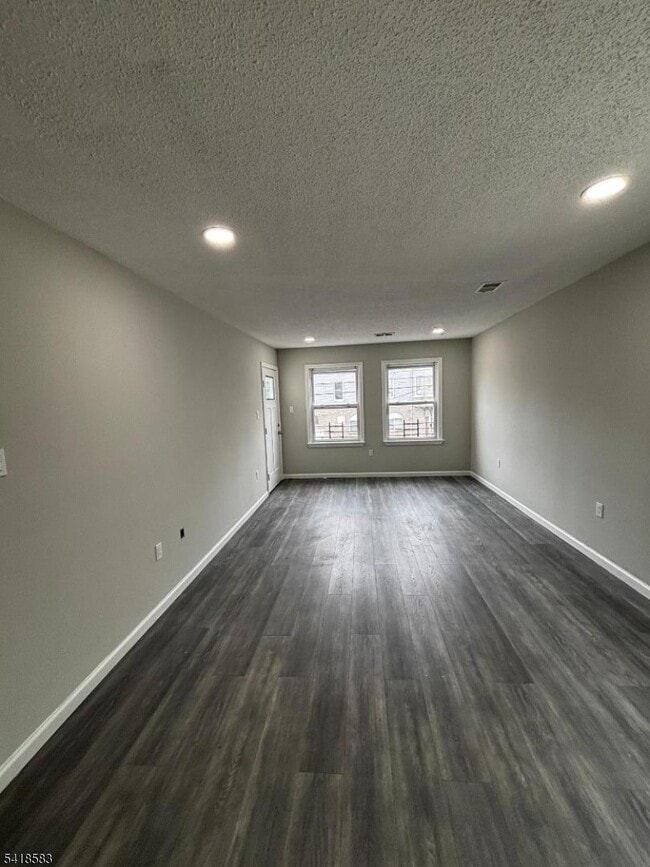 85 Jefferson St in Paterson, NJ - Building Photo - Building Photo