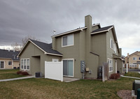 Chestnut Valley Townhomes in Nampa, ID - Foto de edificio - Building Photo