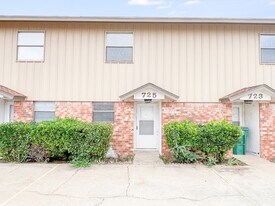 725 E Aspen in Hobbs, NM - Building Photo