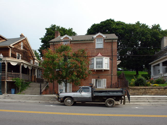 12 W Main St in Hancock, MD - Building Photo - Building Photo