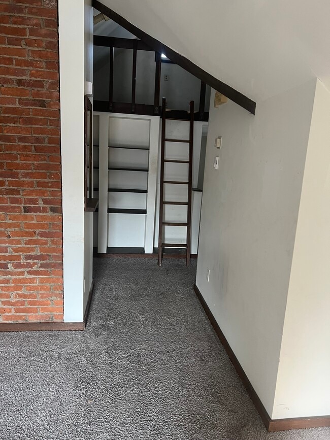 8 Fox Terrace, Unit 3 in Poughkeepsie, NY - Building Photo - Building Photo