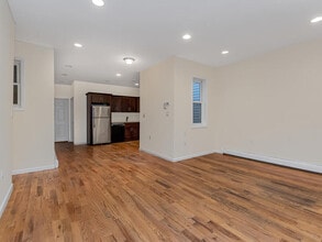 1378 Bristow St, Unit 1 in Bronx, NY - Foto de edificio - Building Photo