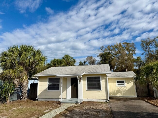 property at 1476 Pierce St