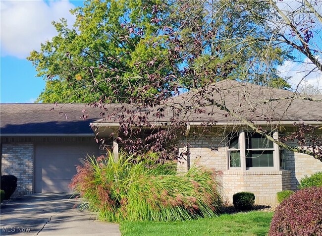 property at 1364 Oak St NW