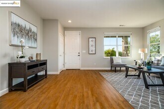 2700 St Regis Ave in Brentwood, CA - Building Photo - Building Photo