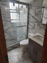 13259 Maple Ave, Unit Apt 2R in Flushing, NY - Foto de edificio - Building Photo