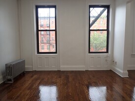 1559 Eastern Pkwy in Brooklyn, NY - Building Photo