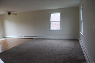 227 Wall St in Hebron, CT - Building Photo - Building Photo