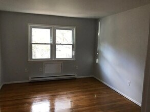 105 Franklin St, Unit 2 in Belleville, NJ - Foto de edificio - Building Photo