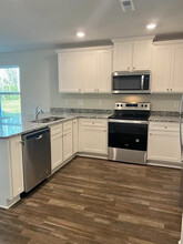 Room in House on Fallen Tree Dr in Winston-Salem, NC - Building Photo - Building Photo