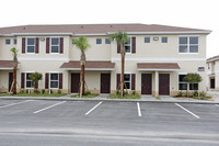 Mirage Bay Luxury Apartments in Ft. Myers, FL - Building Photo - Building Photo