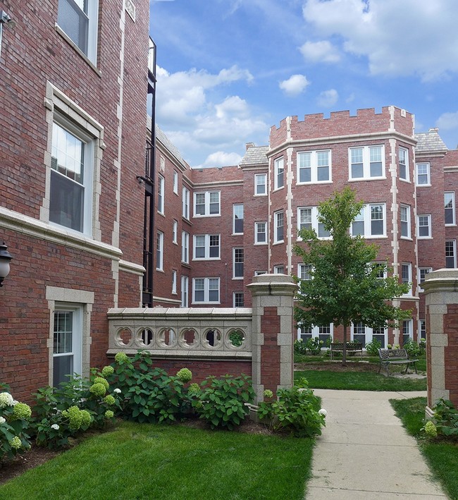 The Ashland Commons in Chicago, IL - Building Photo - Building Photo