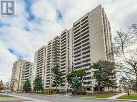 377 Ridelle Ave in Toronto, ON - Building Photo