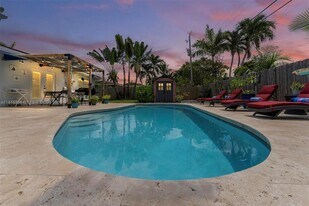 4421 NE 16th Ave in Oakland Park, FL - Building Photo