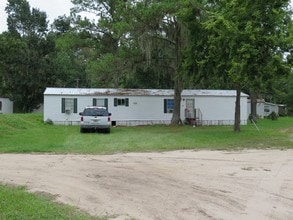 2800 County Road 13A S in Elkton, FL - Foto de edificio - Building Photo