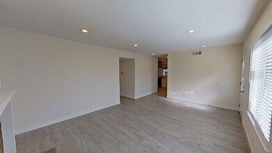 25621 Califia Dr in Laguna Hills, CA - Foto de edificio - Building Photo