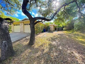 9900 Hundred Oaks Cir in Austin, TX - Building Photo - Building Photo