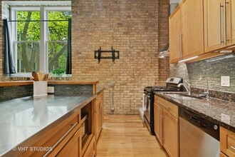 2510 N Wayne Ave in Chicago, IL - Building Photo - Building Photo
