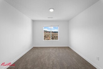 1868 S Wolverine Way in Washington, UT - Building Photo - Building Photo