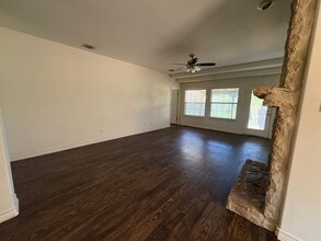 21622 Boggy Ford Rd in Lago Vista, TX - Building Photo - Building Photo