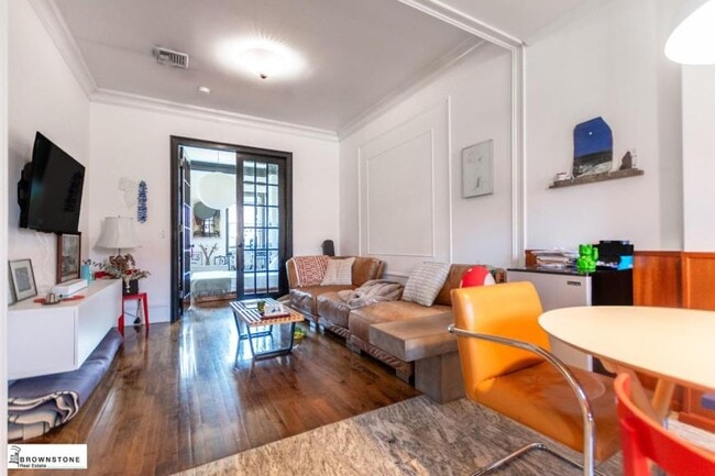 570 Henry St in Brooklyn, NY - Building Photo - Building Photo