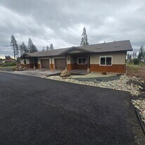 6077 N Libby Rd, Unit 6077 B North Libby in Paradise, CA - Building Photo