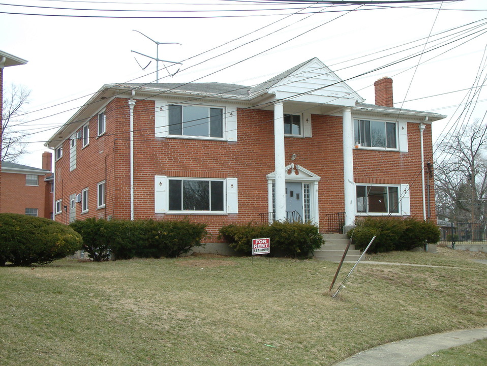 1600 Pelham Pl in Roselawn, OH - Building Photo