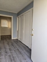 2808 1/2 Hillcrest Dr in Los Angeles, CA - Foto de edificio - Building Photo