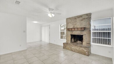 7107 Tumbleweed Dr in Austin, TX - Building Photo - Building Photo