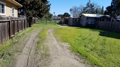 21796 Princeton St in Hayward, CA - Foto de edificio - Building Photo