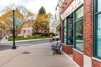 8 Eulita Ter, Unit 3 in Boston, MA - Building Photo - Building Photo