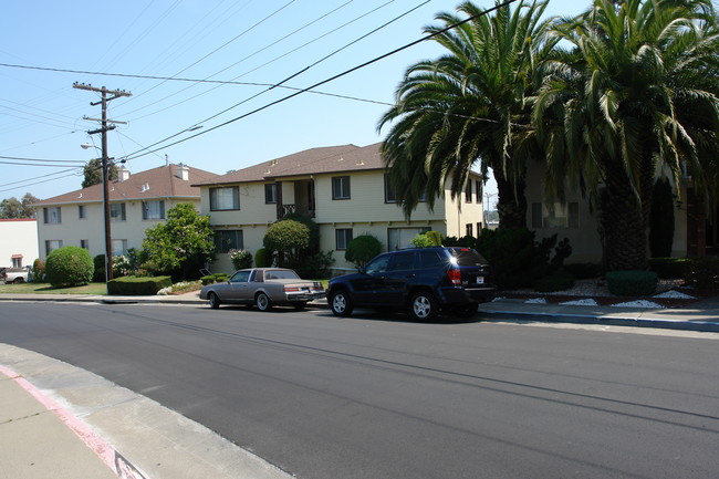 97 43rd Ave in San Mateo, CA - Building Photo - Building Photo