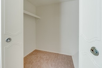 Carolina Flatz in Lansing, MI - Building Photo - Building Photo
