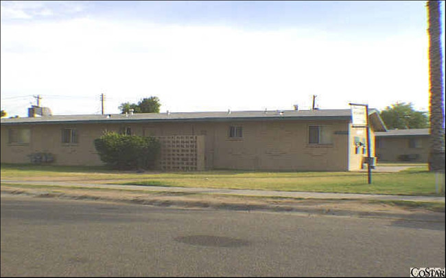 4803 E Willetta St in Phoenix, AZ - Foto de edificio - Building Photo