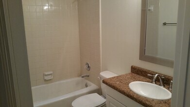 898 Meginnis Ln in Tallahassee, FL - Building Photo - Building Photo