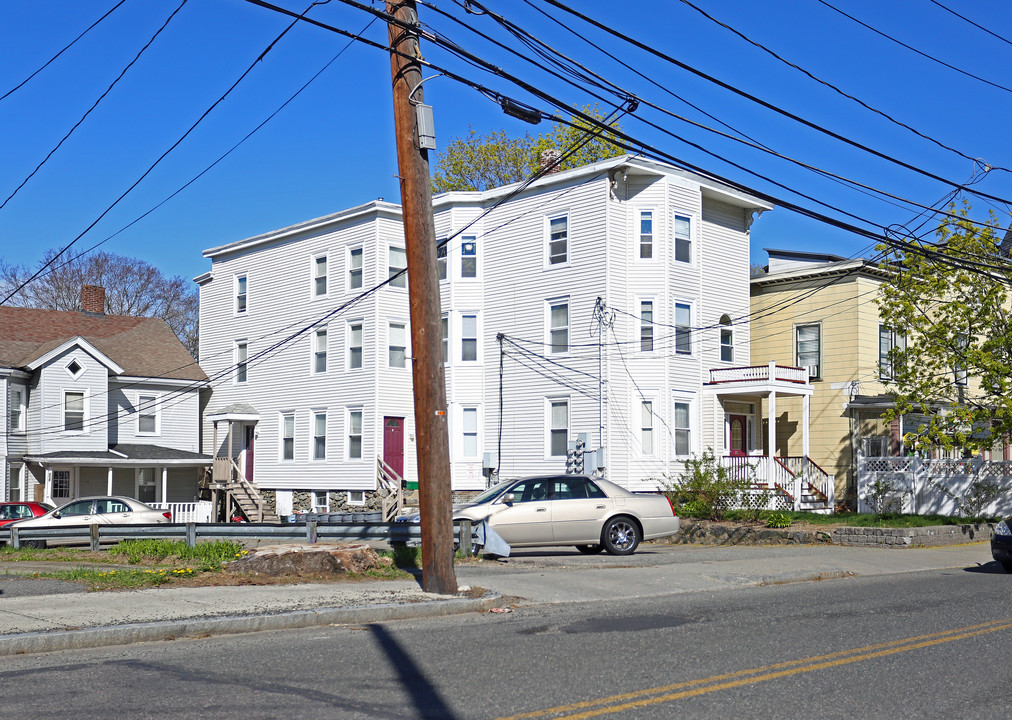 295-297 Crescent St in Waltham, MA - Building Photo