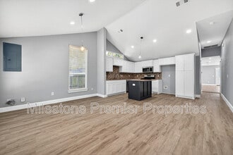 1803 W Hull St in Denison, TX - Building Photo - Building Photo