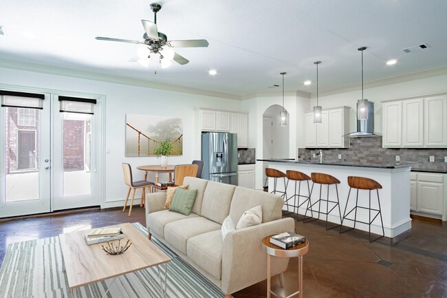 Luxurious Lower Greenville home walkable to shops & eateries in Dallas, TX - Building Photo - Building Photo